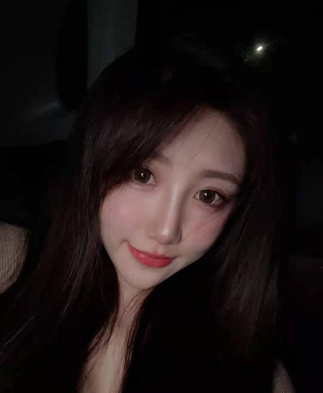 招待如男友的小妹妹